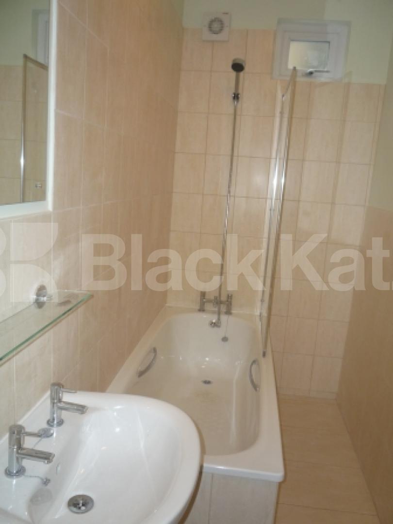 			Fantastic new flat!, 2 Bedroom, 1 bath, 1 reception Ground Floor Flat			 North View Road, CROUCH END