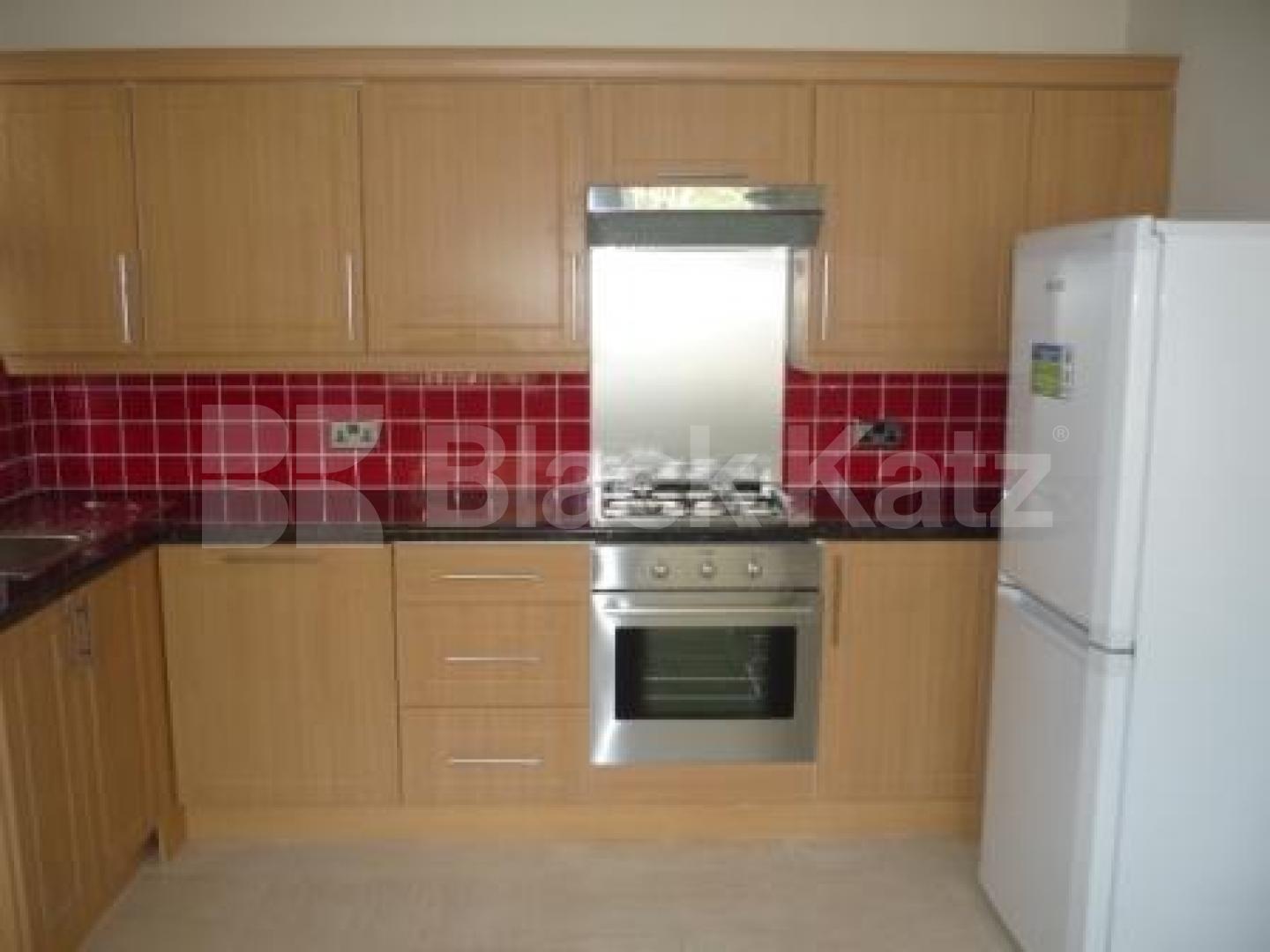 			Fantastic new flat!, 2 Bedroom, 1 bath, 1 reception Ground Floor Flat			 North View Road, CROUCH END