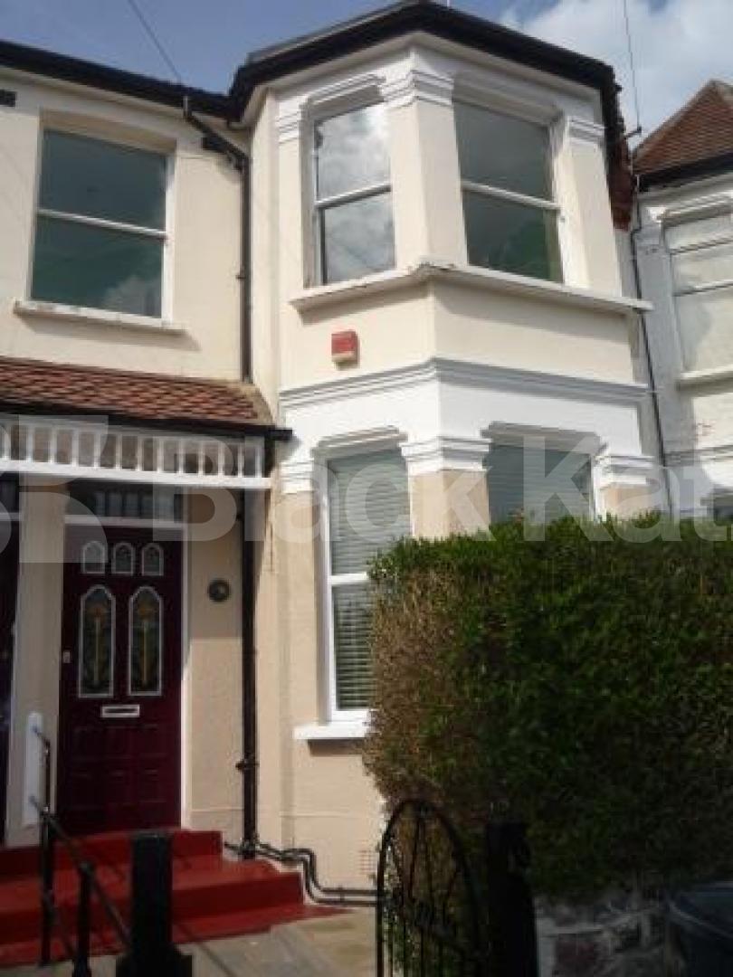 			Fantastic new flat!, 2 Bedroom, 1 bath, 1 reception Ground Floor Flat			 North View Road, CROUCH END