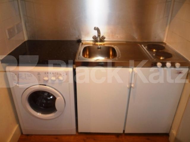 			AMAZING LOCATION!, Studio Apartment, 1 bath, 1 reception Flat			 Avenue Road, Crouch End/Highgate