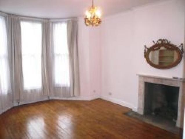 			SPACIOUS PROPERTY WITH AN 80FT GARDEN, 2 Bedroom, 1 bath, 1 reception Flat			 Fordwych Road, WEST HAMPSTEAD/KILBURN