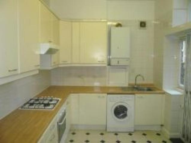 			SPACIOUS PROPERTY WITH AN 80FT GARDEN, 2 Bedroom, 1 bath, 1 reception Flat			 Fordwych Road, WEST HAMPSTEAD/KILBURN