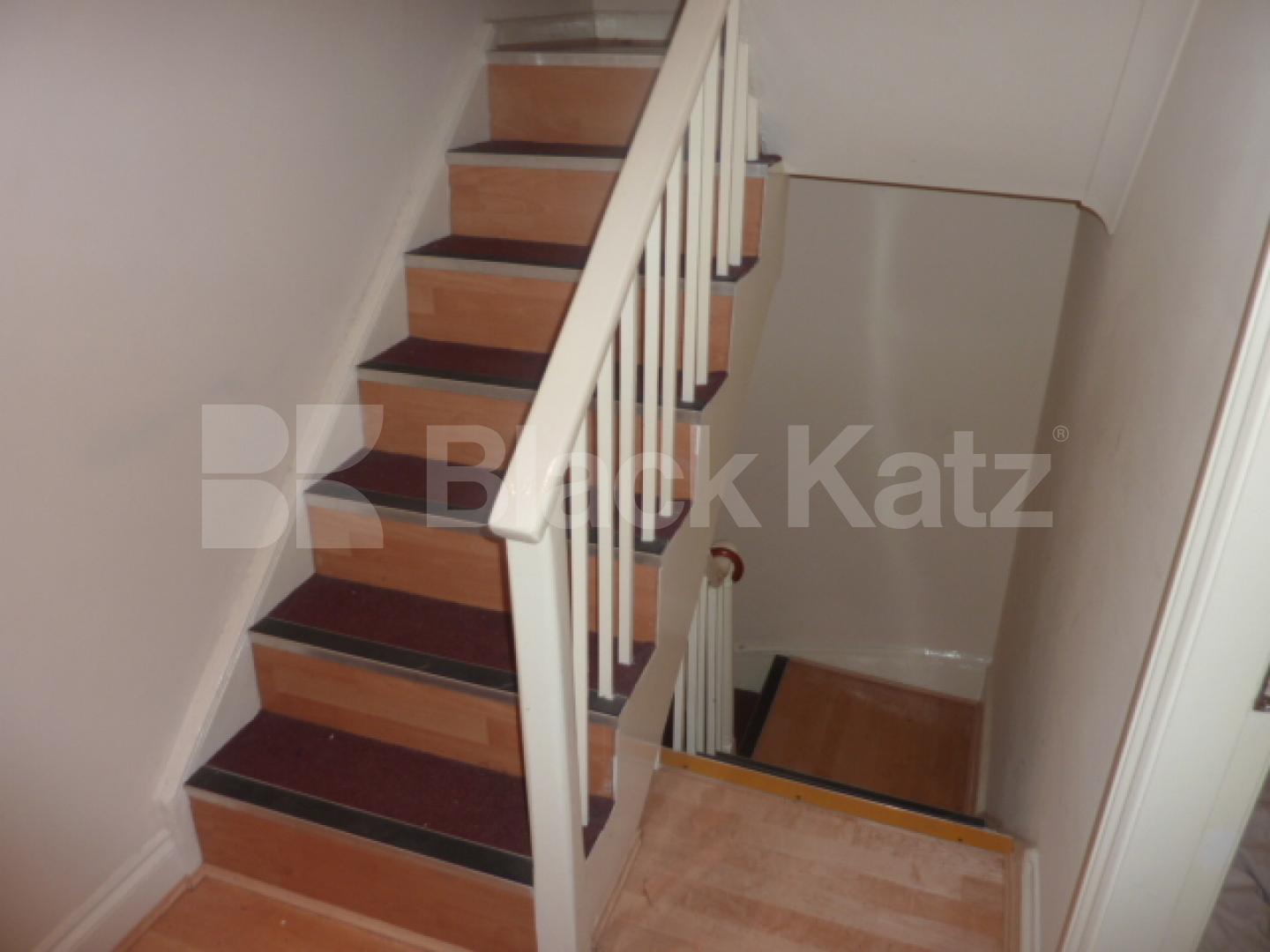 			NEW INSTRUCTION!, 3 Bedroom, 1 bath, 1 reception Flat			 Kings Cross Road, KINGS CROSS