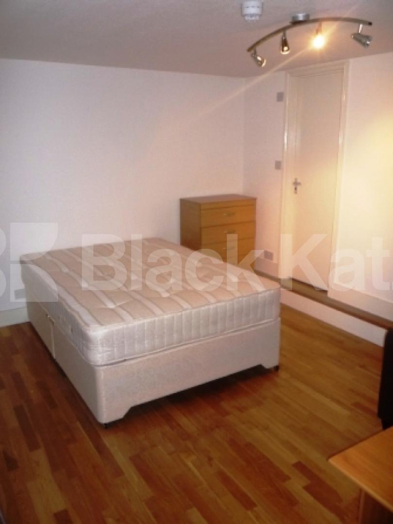 			Studio Apartment, 1 bath, 1 reception Flat			 Avenue Road, HIGHGATE