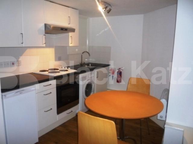 			Studio Apartment, 1 bath, 1 reception Flat			 Avenue Road, HIGHGATE