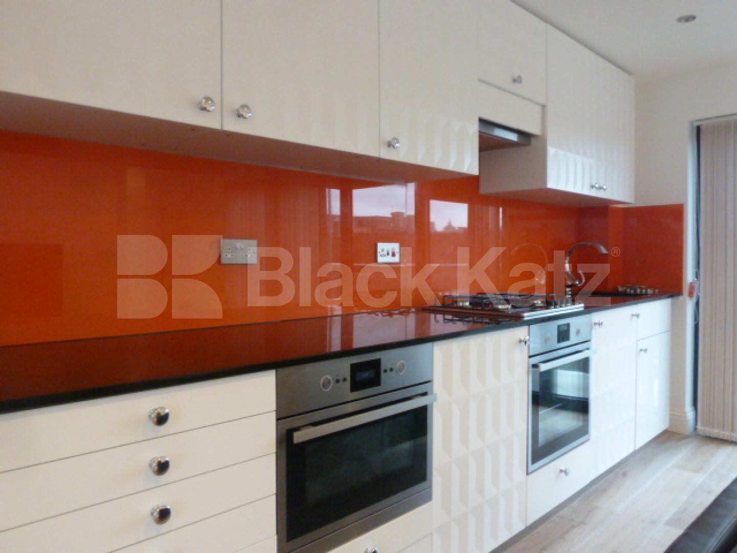 			STUNNING NEW 2 BEDROOM SPLIT LEVEL APARTMENT WITH PRIVATE TERRACE, 2 Bedroom, 1 bath, 1 reception Flat			 Baron Street, ANGEL-ISLINGTON