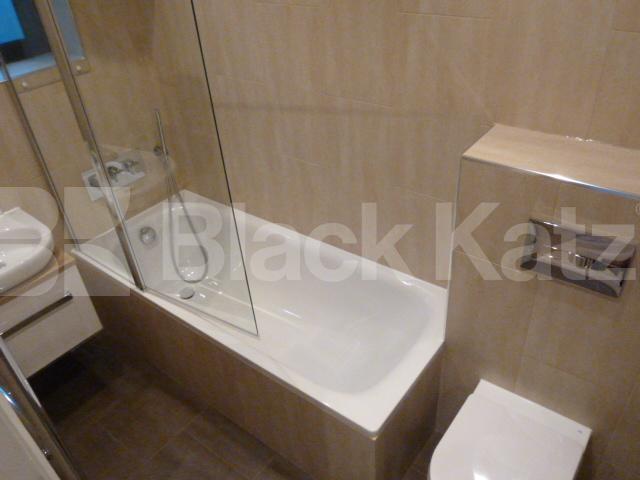 			STUNNING NEW 2 BEDROOM SPLIT LEVEL APARTMENT WITH PRIVATE TERRACE, 2 Bedroom, 1 bath, 1 reception Flat			 Baron Street, ANGEL-ISLINGTON