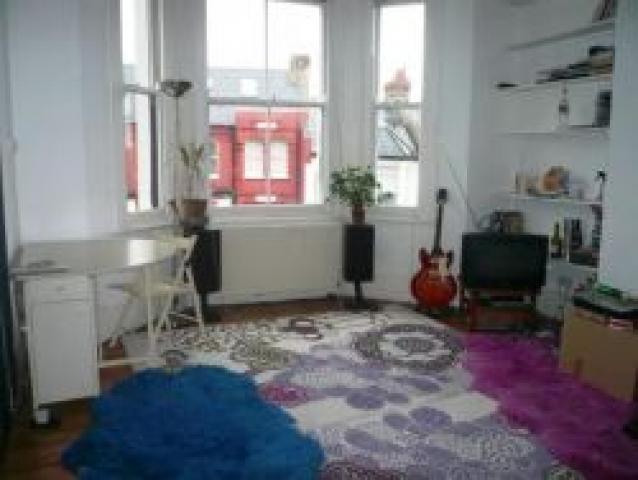 			2 Bedroom, 1 bath, 1 reception Flat			 Priory Park Road, KILBURN