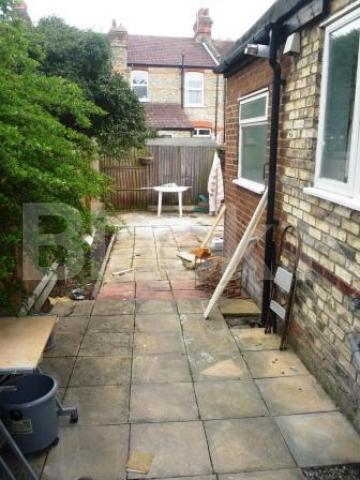 			2 Bedroom, 1 bath, 1 reception Ground Floor Flat			 Northcott Avenue, BOUNDS GREEN