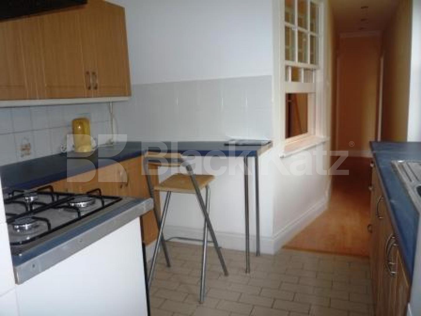 			2 Bedroom, 1 bath, 1 reception Ground Floor Flat			 Northcott Avenue, BOUNDS GREEN