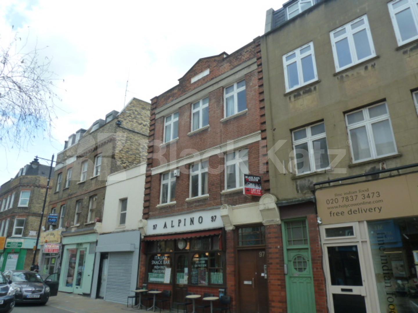 			GREAT TWO BEDROOM FLAT IN ANGEL WITH A ROOF TERRACE, 2 Bedroom, 1 bath, 1 reception Flat			 Chapel Market, ANGEL-ISLINGTON