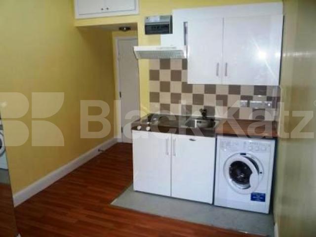 			Studio Apartment, 1 bath, 1 reception Studio			 Waldergrave Road, TURNPIKE LANE