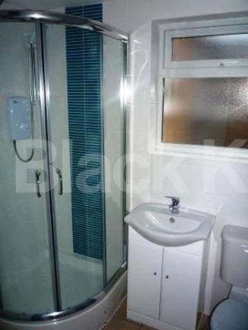 			Studio Apartment, 1 bath, 1 reception Studio			 Waldergrave Road, TURNPIKE LANE