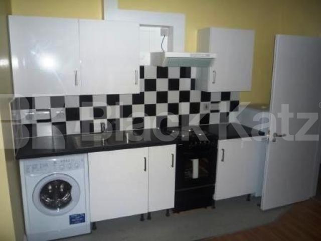 			Studio Apartment, 1 bath, 1 reception Studio			 Waldergrave Road, TURNPIKE LANE