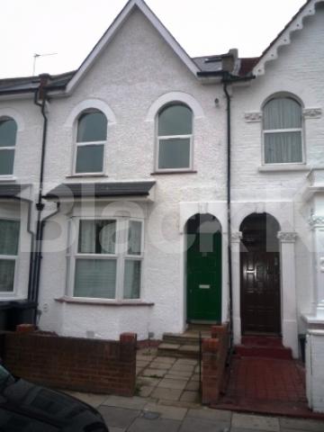 			Studio Apartment, 1 bath, 1 reception Studio			 Waldergrave Road, TURNPIKE LANE