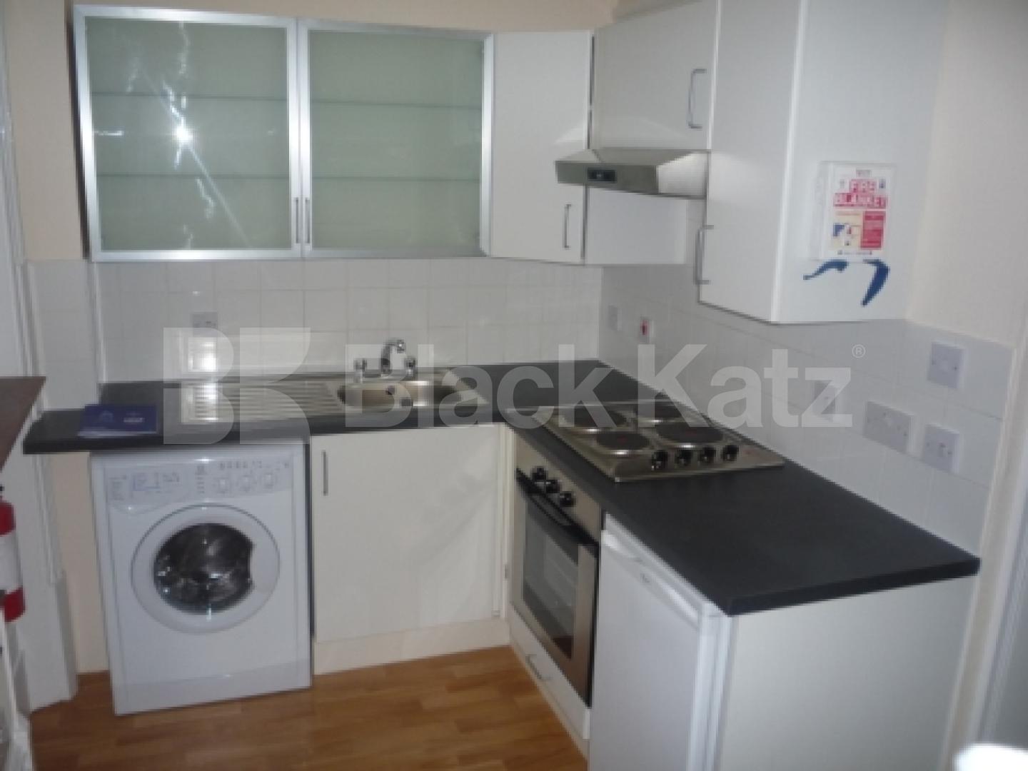 			FANTASTIC NEW STUDIO!, Studio Apartment, 1 bath, 1 reception Flat			 Avenue Road, HIGHGATE