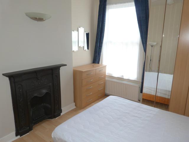 			2 Bedroom, 1 bath, 1 reception Flat			 Buchanan Gardens, KENSAL GREEN
