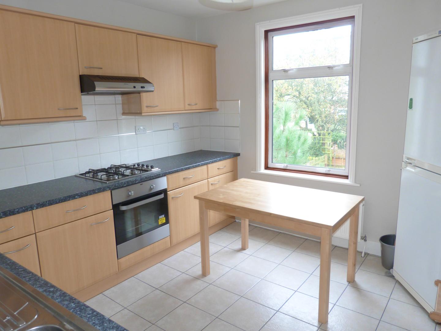 			2 Bedroom, 1 bath, 1 reception Flat			 Buchanan Gardens, KENSAL GREEN