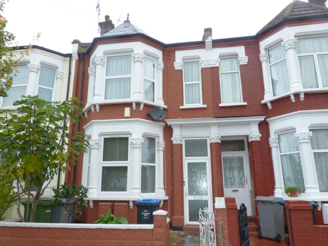 			2 Bedroom, 1 bath, 1 reception Flat			 Buchanan Gardens, KENSAL GREEN