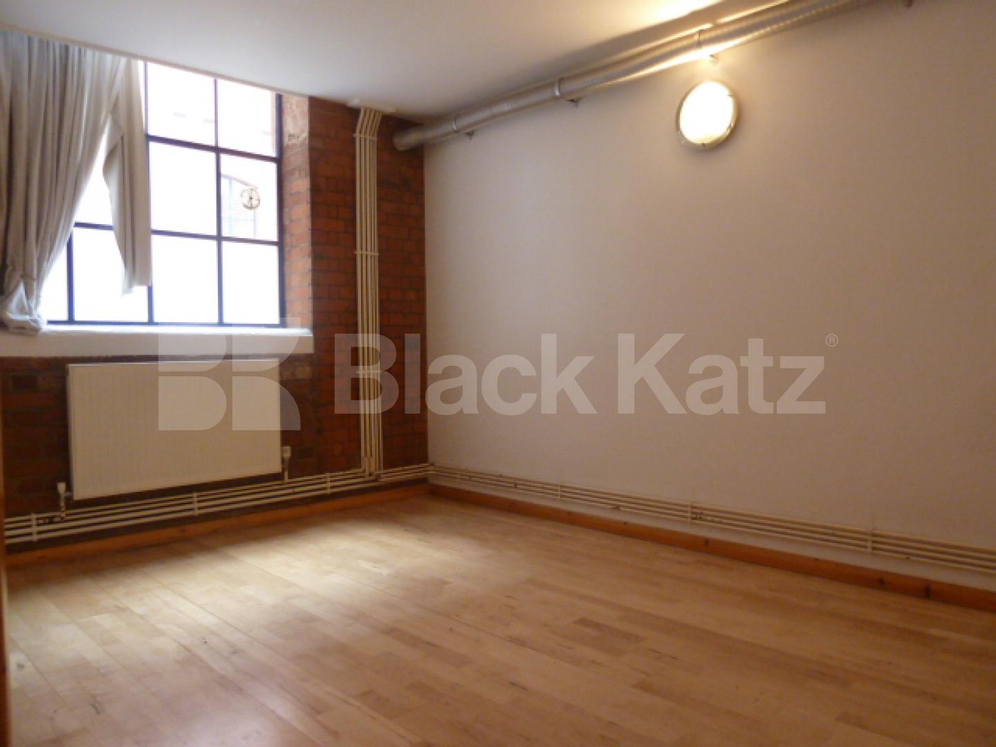 			NEW INSTRUCTION! WAREHOUSE CONVERSION, 1 Bedroom, 1 bath, 1 reception Flat			 Henshall Street, ISLINGTON/CANONBURY