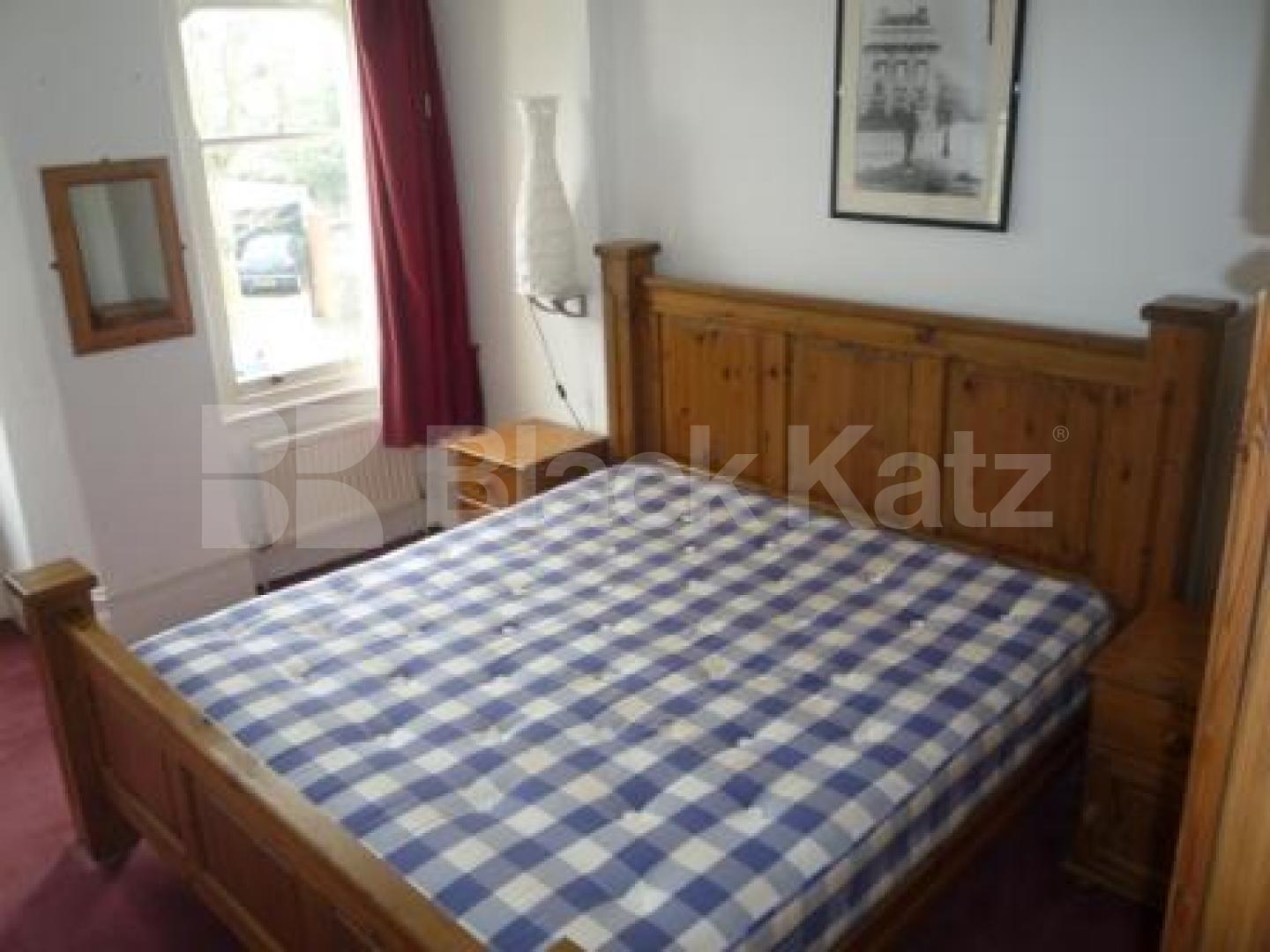 			LET BY BLACK KATZ, 2 Bedroom, 1 bath, 1 reception Flat			 Kings Avenue, MUSWELL HILL