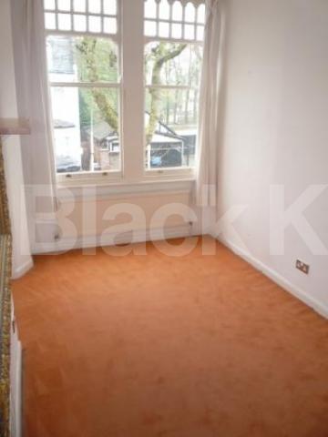 			LET BY BLACK KATZ, 2 Bedroom, 1 bath, 1 reception Flat			 Kings Avenue, MUSWELL HILL