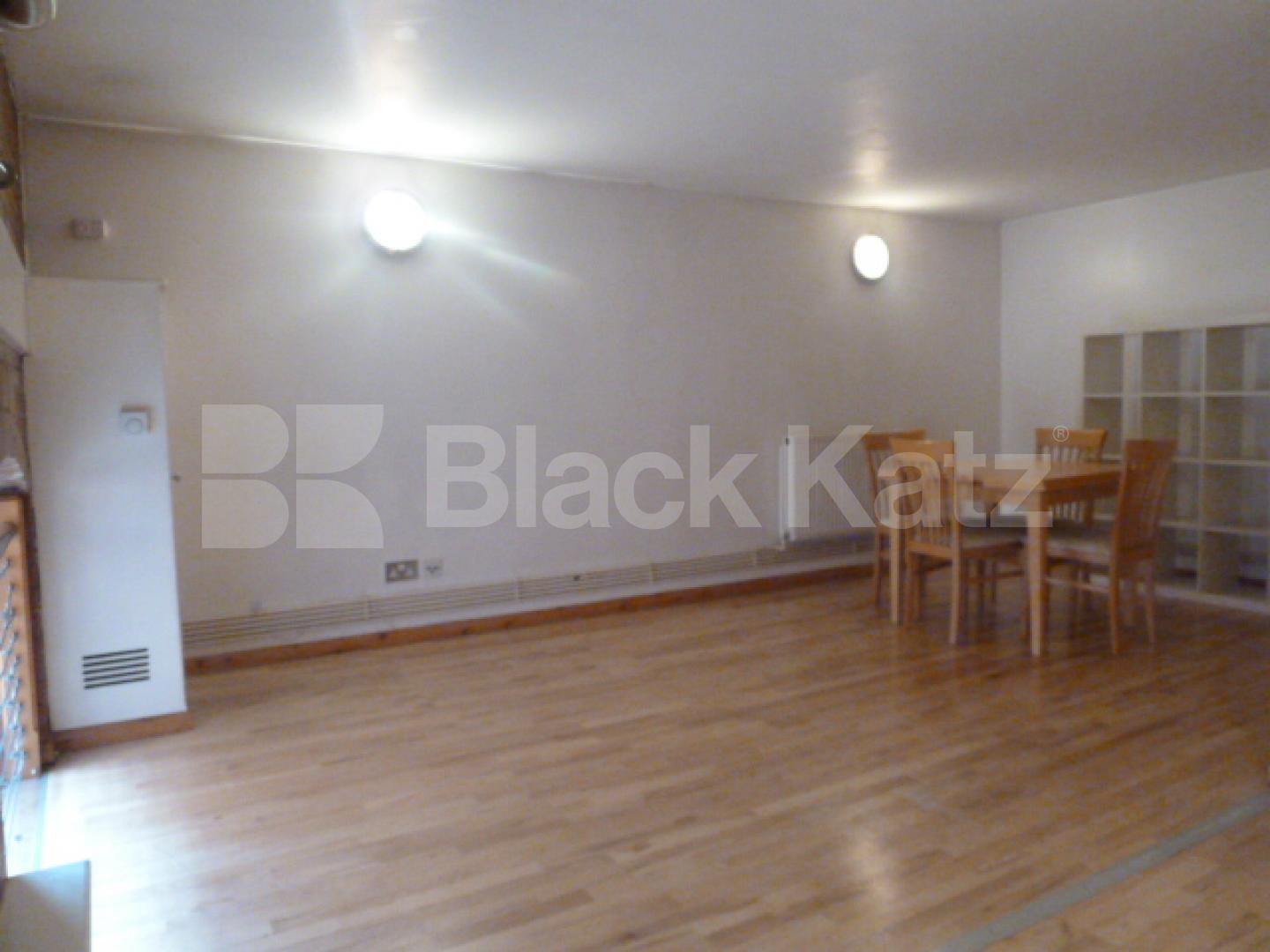 			NEW INSTRUCTION! WAREHOUSE CONVERSION, 1 Bedroom, 1 bath, 1 reception Flat			 Henshall Street, ISLINGTON/CANONBURY