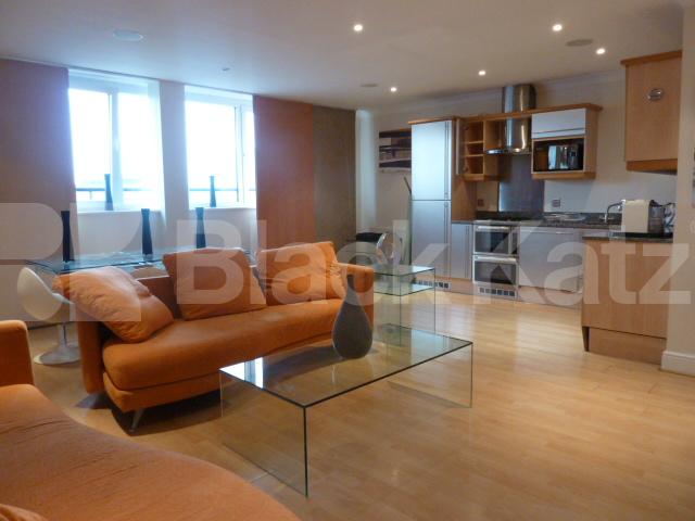 			STUNNING TWO BED IN ANGEL, 2 Bedroom, 1 bath, 1 reception Flat			 THE POINT-BARON STREET, ANGEL-ISLINGTON