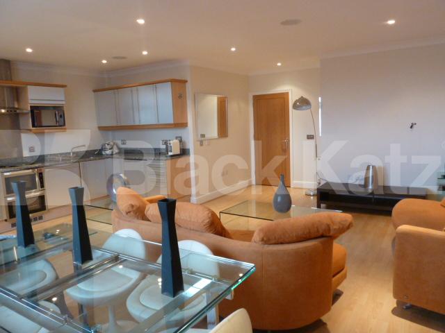 			STUNNING TWO BED IN ANGEL, 2 Bedroom, 1 bath, 1 reception Flat			 THE POINT-BARON STREET, ANGEL-ISLINGTON