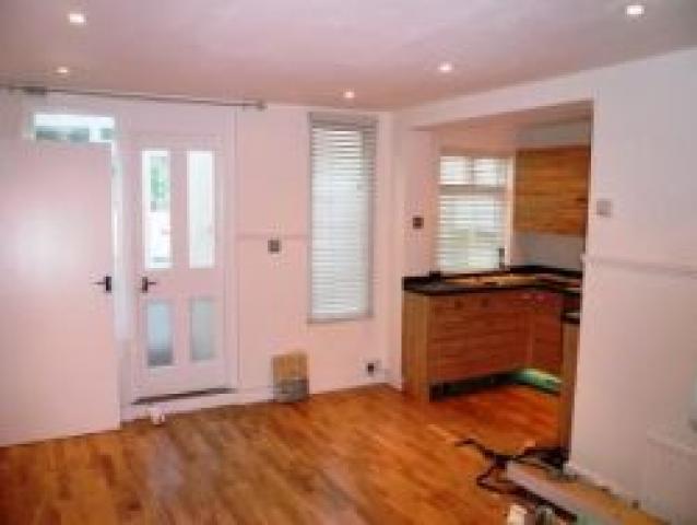 			2 Bedroom, 1 bath, 1 reception Flat			 Constantine Road, HAMPSTEAD HEATH/BELSIZE PARK