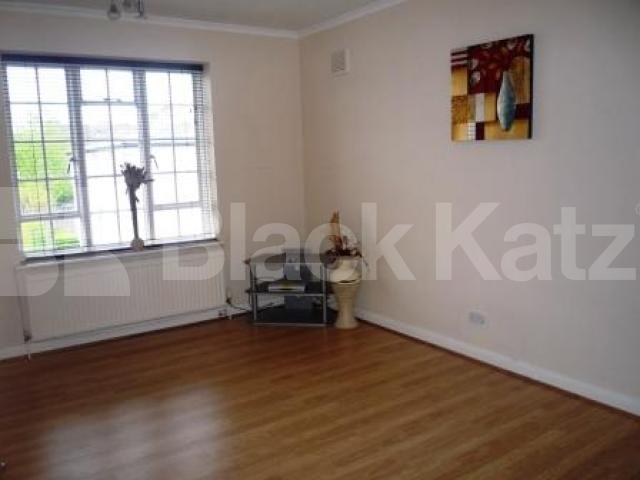 			2 Bedroom, 1 bath, 1 reception Flat			 Lodge Lane, NORTH FINCHLEY