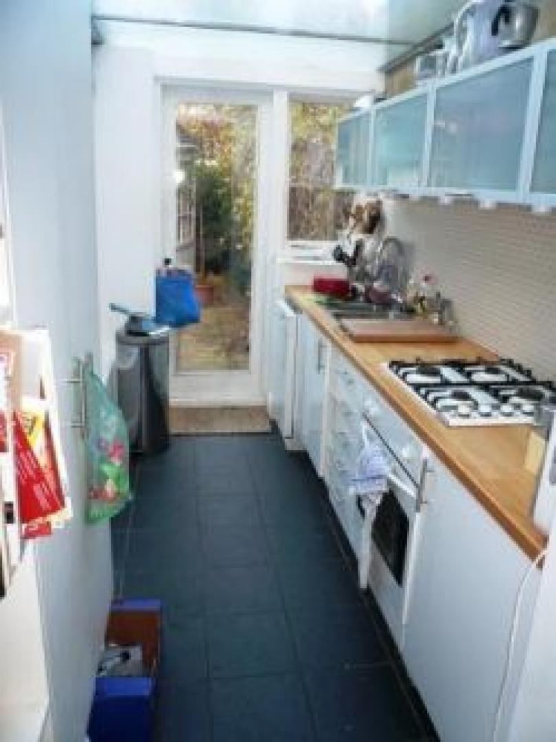 			2 Bedroom, 1 bath, 1 reception Flat			 Lothrop Street, QUEENS PARK