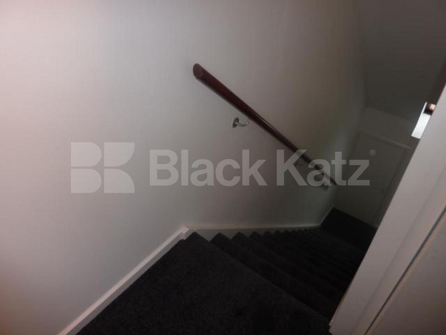 			NEW INSTRUSTION!!! BRAND NEW REFURBISHED!!!, 1 Bedroom, 1 bath, 1 reception Flat			 Vulcan Way, BARNSBURY-HOLLOWAY 