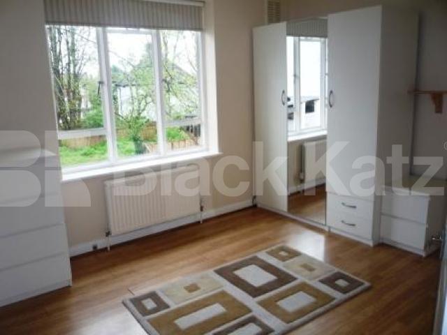 			2 Bedroom, 1 bath, 1 reception Flat			 Lodge Lane, NORTH FINCHLEY