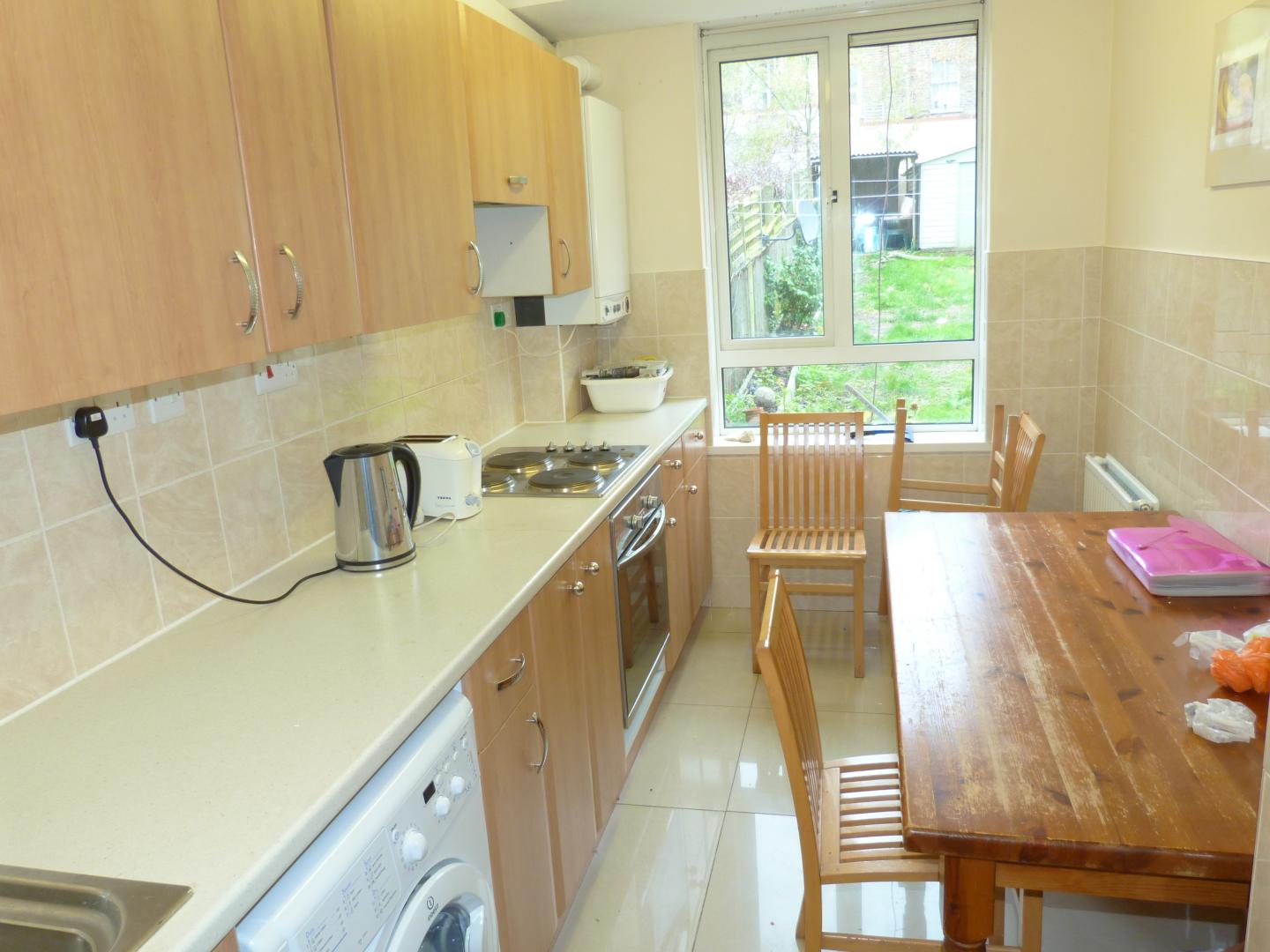 			2 Bedroom, 1 bath, 1 reception Flat			 Dowland Street, QUEENS PARK