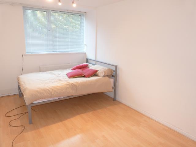 			2 Bedroom, 1 bath, 1 reception Flat			 Dowland Street, QUEENS PARK