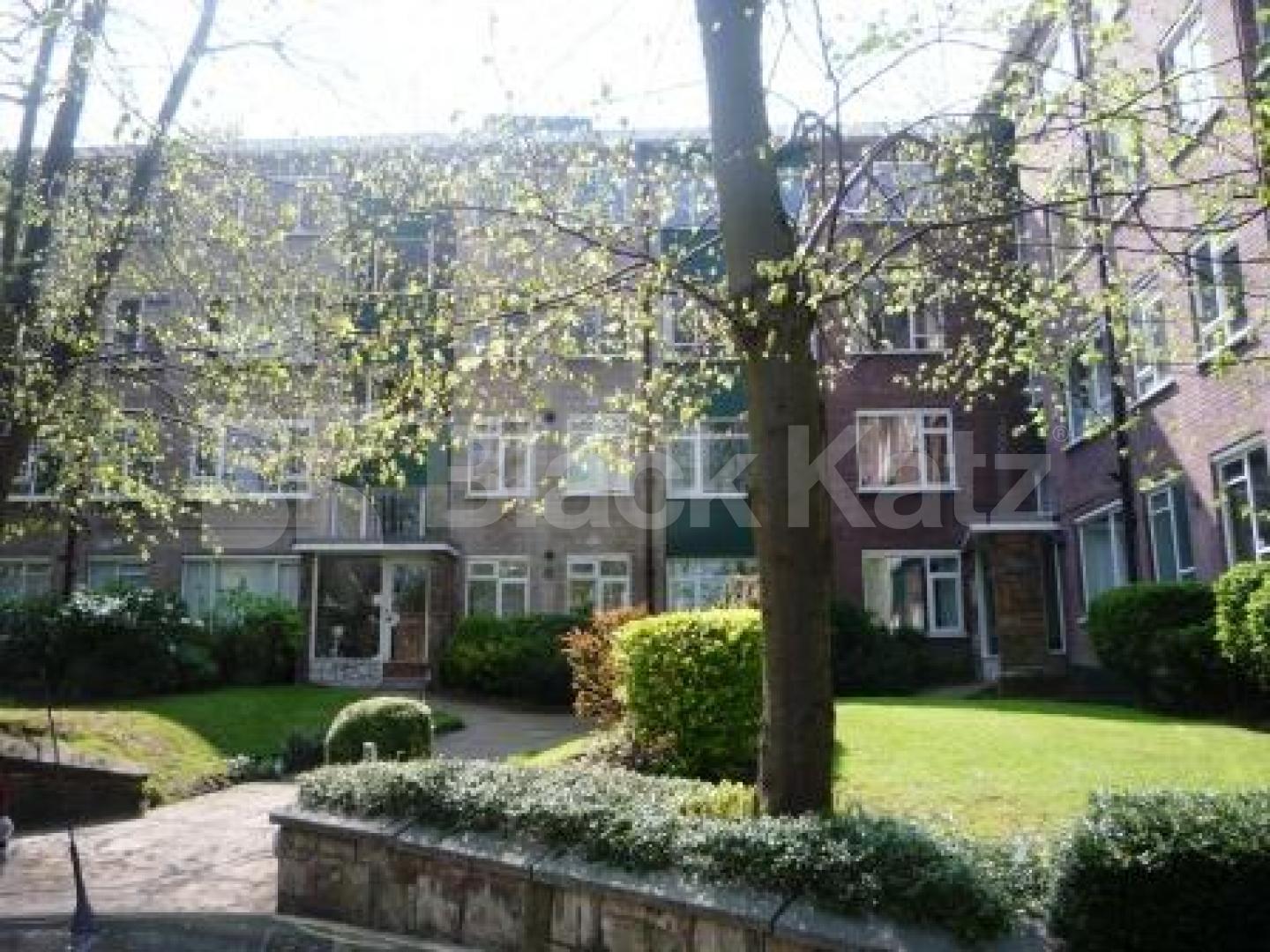 			LET, 1 Bedroom, 1 bath, 1 reception Flat			 Crescent Road, CROUCH END