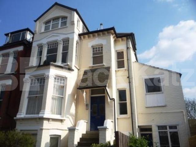 			A MUST SEE!, 2 Bedroom, 1 bath, 1 reception Flat			 Dickenson Road, CROUCH END