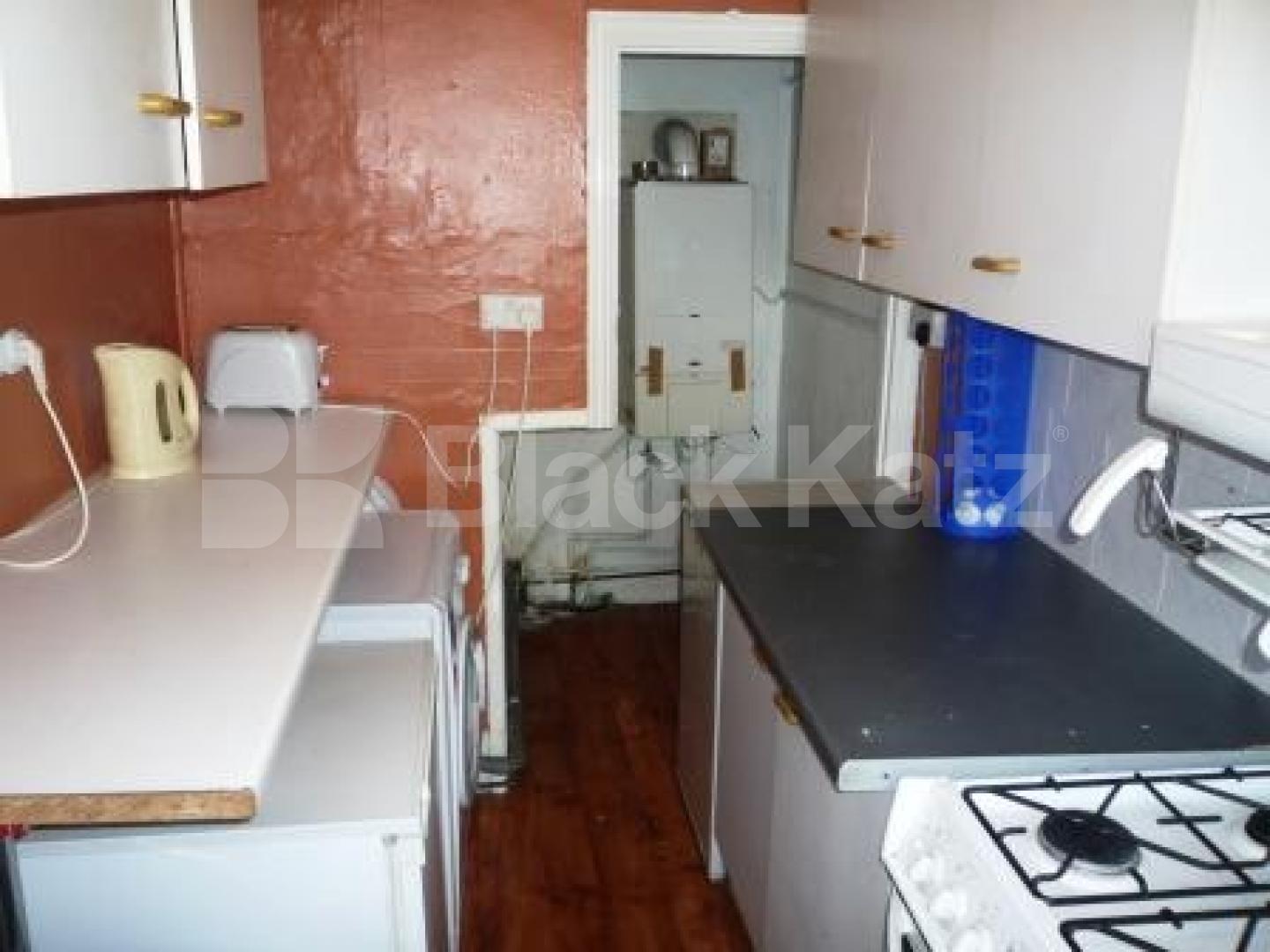 			3 Bedroom, 1 bath, 1 reception Flat			 Alexandra Park Road, MUSWELL HILL