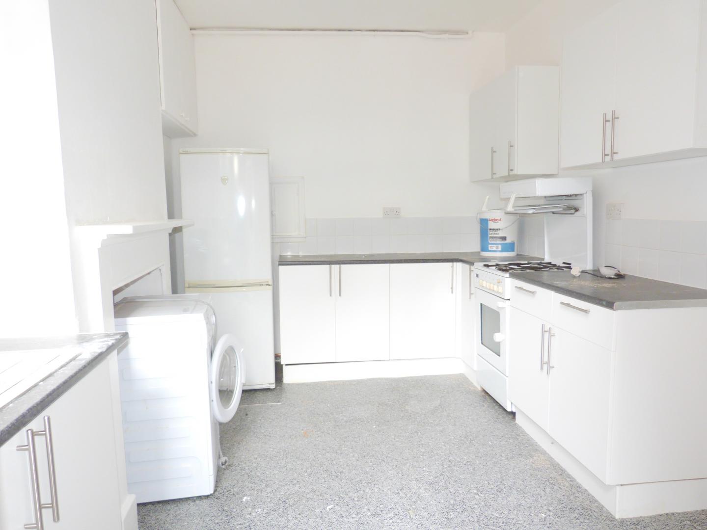 			NEW INSTRUCTION, 4 Bedroom, 1 bath, 1 reception House			 Kings Road, WILLESDEN GREEN