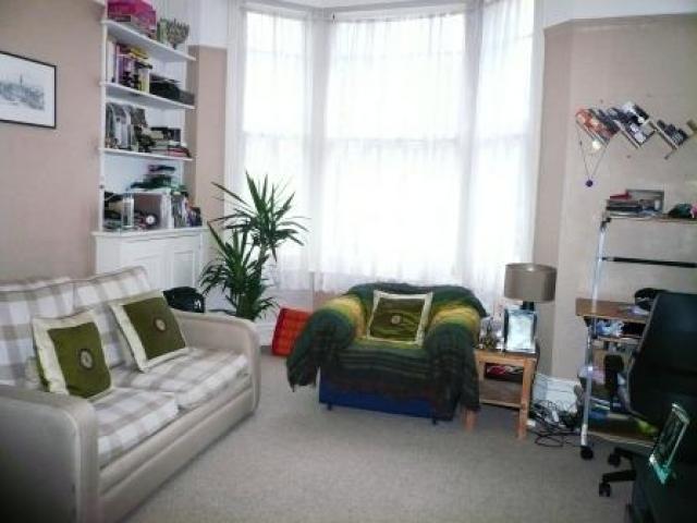 			NEW INSTRUCTION - MUST SEE, 1 Bedroom, 1 bath, 1 reception Flat			 Holmdale Road, WEST HAMPSTEAD