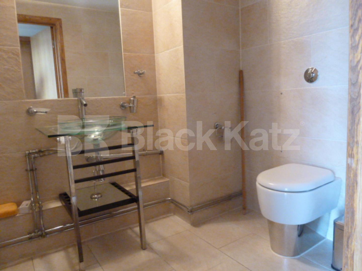 			STUNNING 1 BED WAREHOUSE APARTMENT, 1 Bedroom, 1 bath, 1 reception Flat			 ABILITY PLAZA-KINGSLAND ROAD, DALSTON/HAGGERSTON