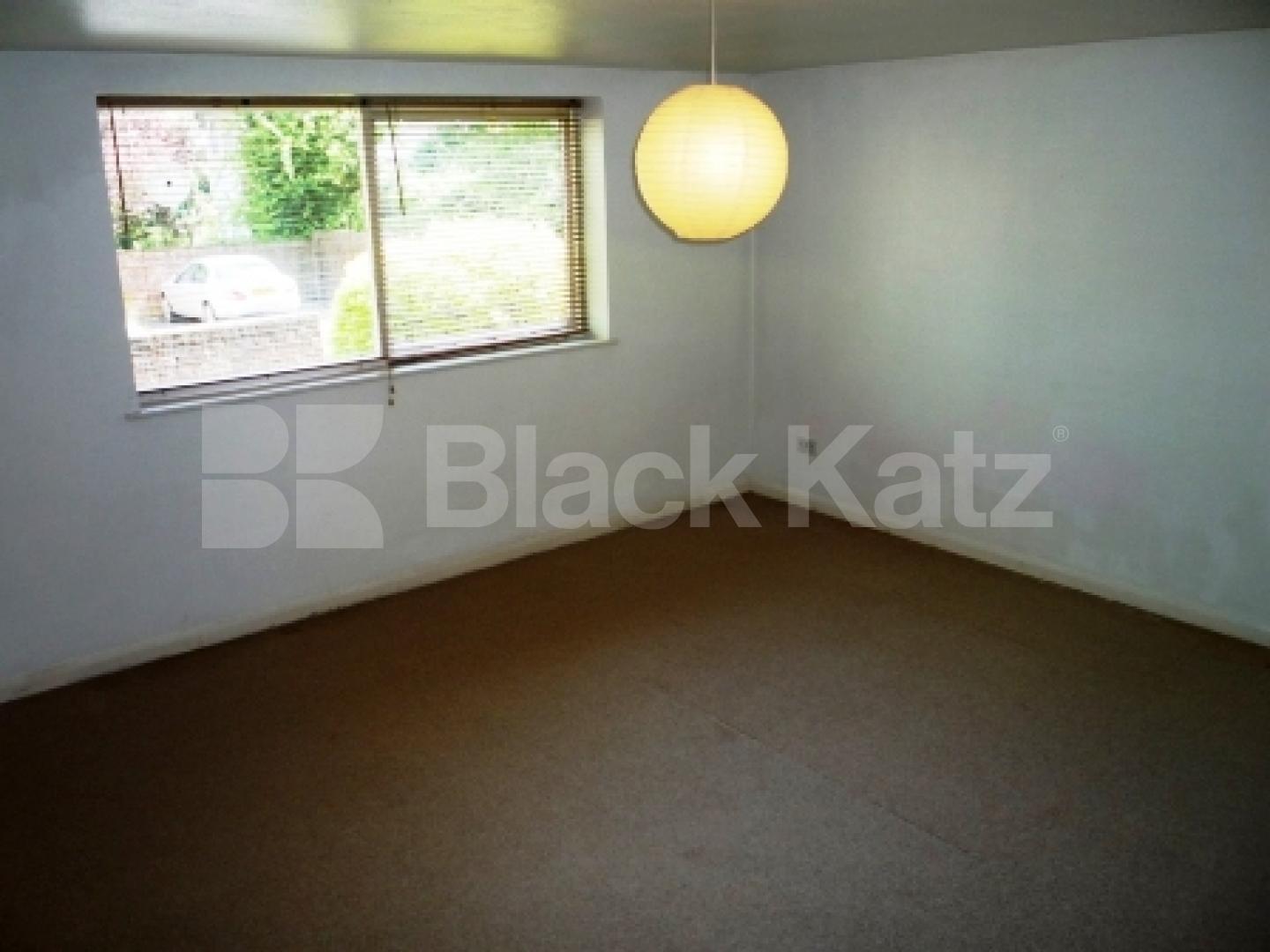 			2 Bedroom, 1 bath, 1 reception Flat			 Waverley Road, CROUCH END N8