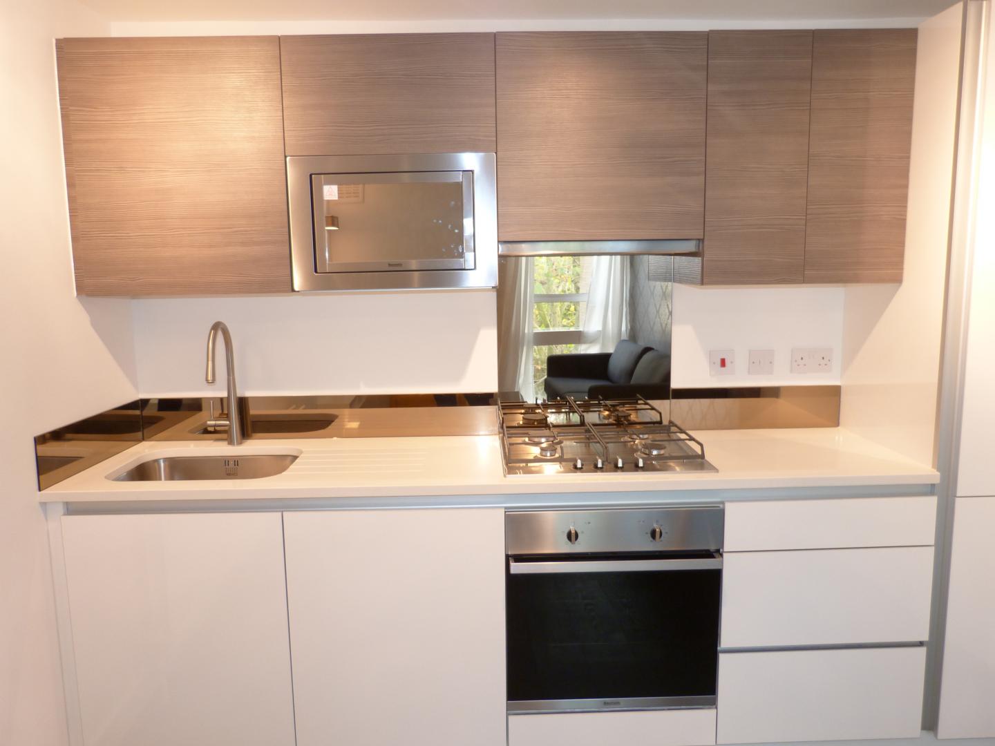 			2 Bedroom, 1 bath, 1 reception Flat			 Brondesbury Villas, QUEENS PARK