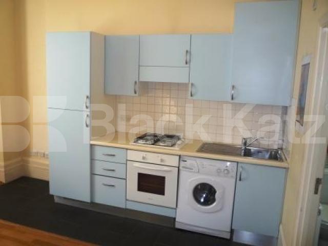 			Studio Apartment, 1 bath, 1 reception Flat			 Muswell Hill, MUSWELL HILL