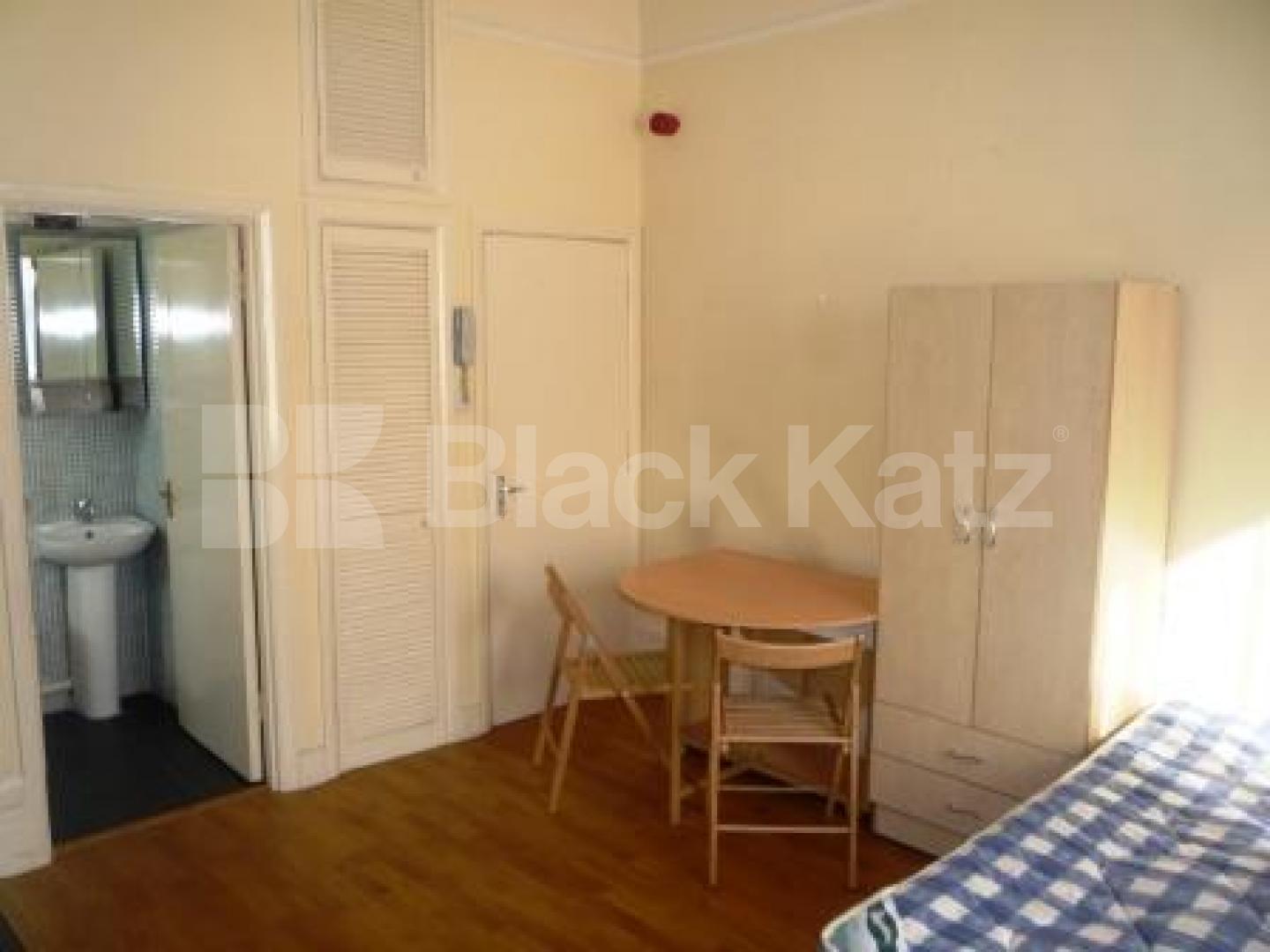 			Studio Apartment, 1 bath, 1 reception Flat			 Muswell Hill, MUSWELL HILL
