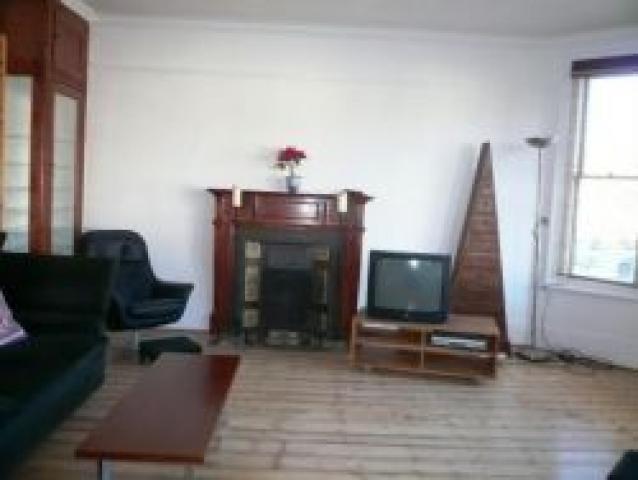 			2 Bedroom, 1 bath, 1 reception Flat			 The Grove, FINCHLEY CENTRAL