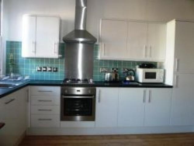 			2 Bedroom, 1 bath, 1 reception Flat			 The Grove, FINCHLEY CENTRAL