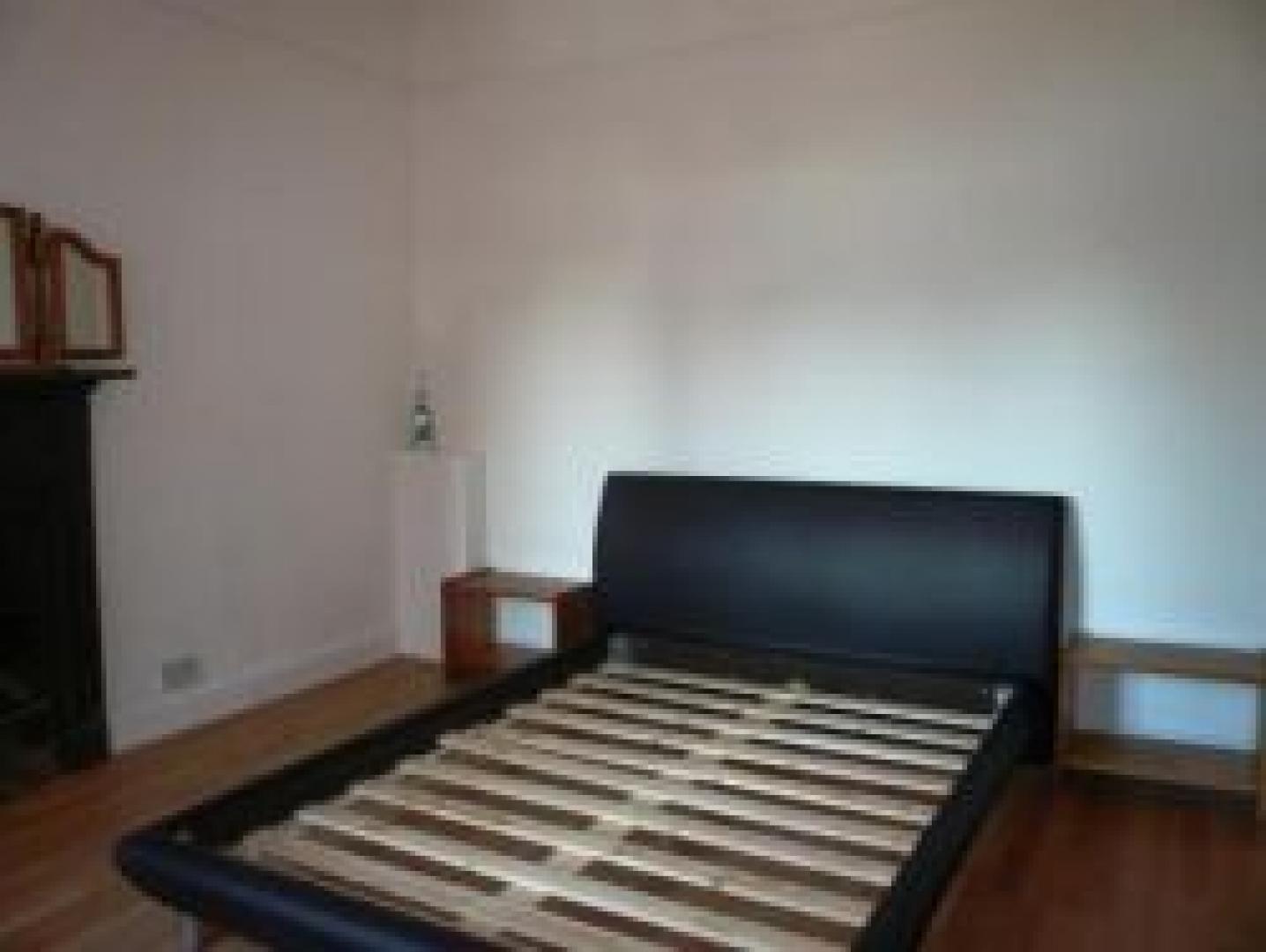 			2 Bedroom, 1 bath, 1 reception Flat			 The Grove, FINCHLEY CENTRAL