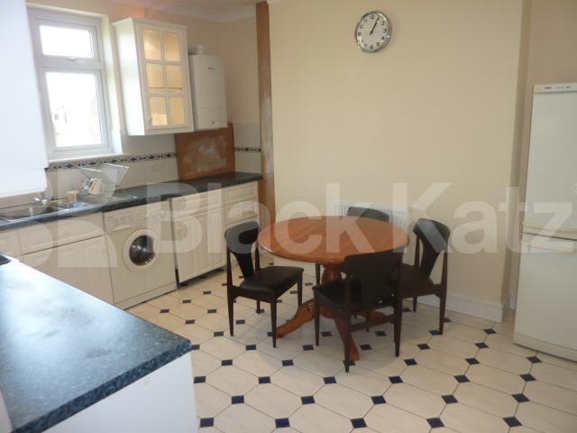 			NEW INSTRUCTION!, 3 Bedroom, 1 bath, 1 reception Flat			 Edbrooke Road, Maida Vale